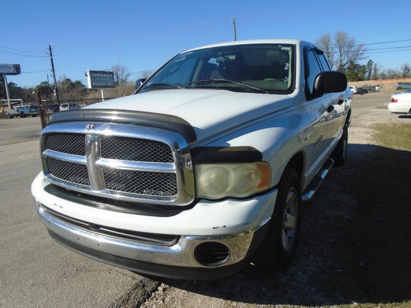 2003 WHITE DODGE RAM 1500 ST Quad Cab Short Bed 2WD (1D7HA18N13S) with an 4.7L V8 SOHC 16V engine, AUTOMATIC transmission, located at 2303 West Mt. Houston, Houston, 77038, (281) 507-3956, 29.771597, -95.339569- Photo#4