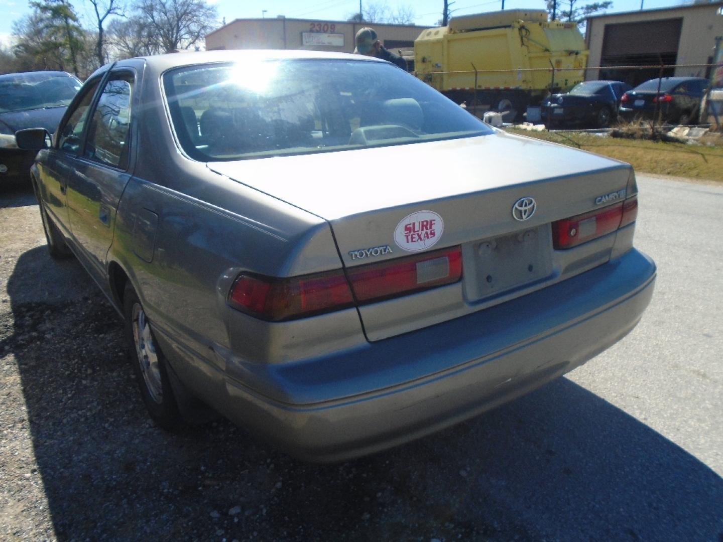 1999 TAN TOYOTA CAMRY CE (4T1BG22K9XU) with an 2.2L L4 DOHC 16V engine, AUTOMATIC transmission, located at 2303 West Mt. Houston, Houston, 77038, (281) 507-3956, 29.771597, -95.339569- Photo#2