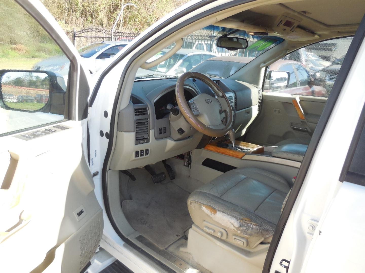 2004 WHITE INFINITI QX56 2WD (5N3AA08A64N) with an 5.6L V8 DOHC 32V engine, AUTOMATIC transmission, located at 2303 West Mt. Houston, Houston, 77038, (281) 507-3956, 29.771597, -95.339569- Photo#4