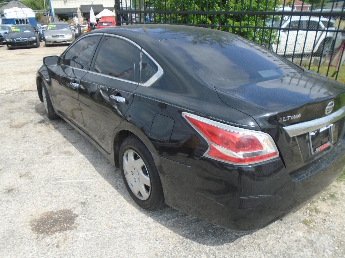 2015 BLACK NISSAN ALTIMA 2.5 S (1N4AL3AP8FC) with an 2.5L L4 DOHC 16V engine, AUTOMATIC transmission, located at 2303 West Mt. Houston, Houston, 77038, (281) 507-3956, 29.771597, -95.339569- Photo#3