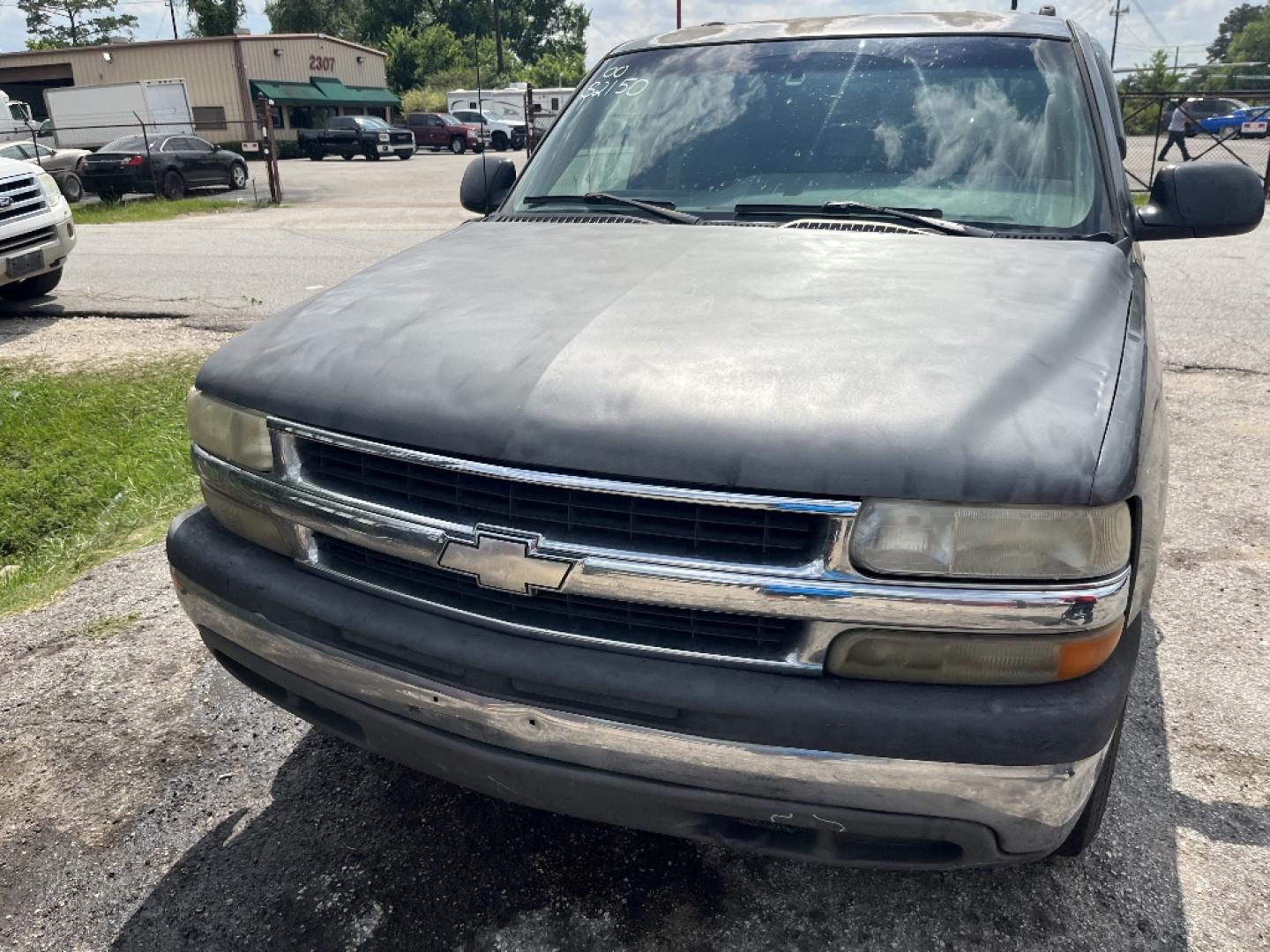 2000 Chevrolet Tahoe Base