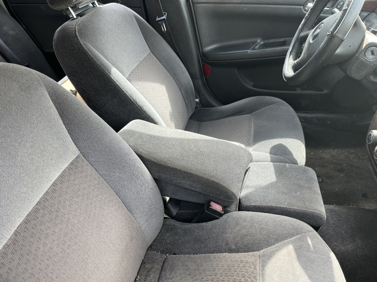 2008 SILVER CHEVROLET IMPALA LS (2G1WB58K689) with an 3.5L V6 OHV 16V FFV engine, AUTOMATIC transmission, located at 2303 West Mt. Houston, Houston, 77038, (281) 507-3956, 29.771597, -95.339569- Photo#3