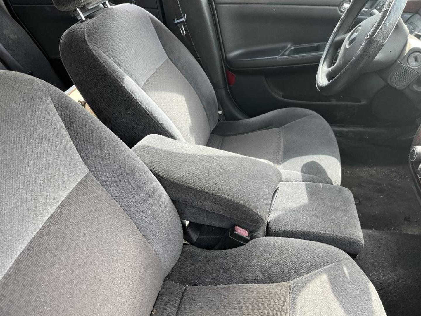 2008 SILVER CHEVROLET IMPALA LS (2G1WB58K689) with an 3.5L V6 OHV 16V FFV engine, AUTOMATIC transmission, located at 2303 West Mt. Houston, Houston, 77038, (281) 507-3956, 29.771597, -95.339569 - Photo#3