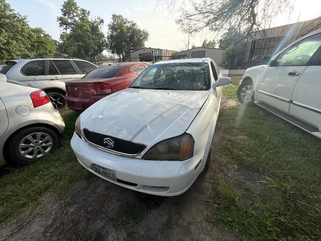 photo of 2005 SUZUKI VERONA SEDAN 4-DR