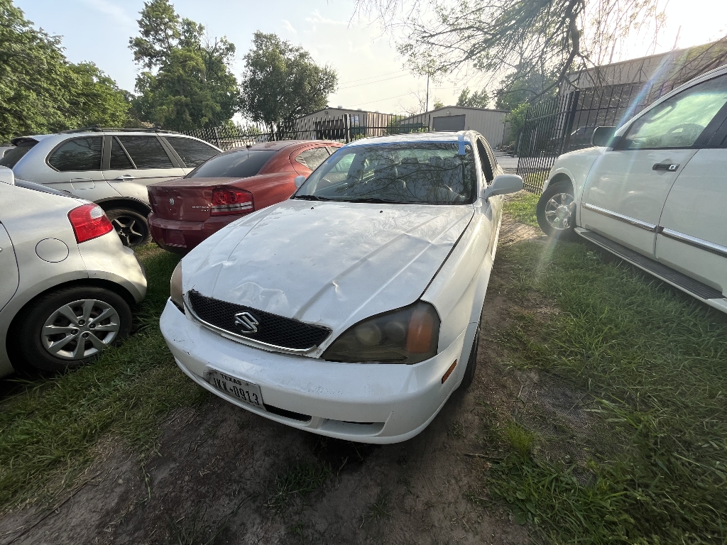 photo of 2005 SUZUKI VERONA SEDAN 4-DR