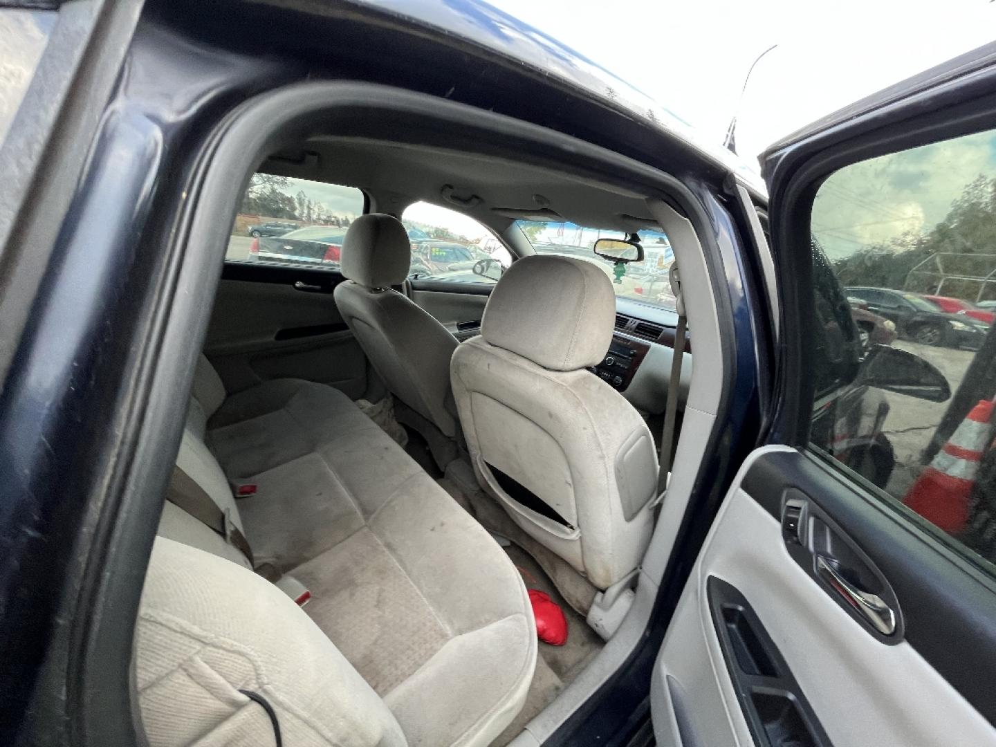 2009 BLUE CHEVROLET IMPALA LT (2G1WT57KX91) with an 3.5L V6 OHV 12V FFV engine, AUTOMATIC transmission, located at 2303 West Mt. Houston, Houston, 77038, (281) 507-3956, 29.771597, -95.339569- Photo#3