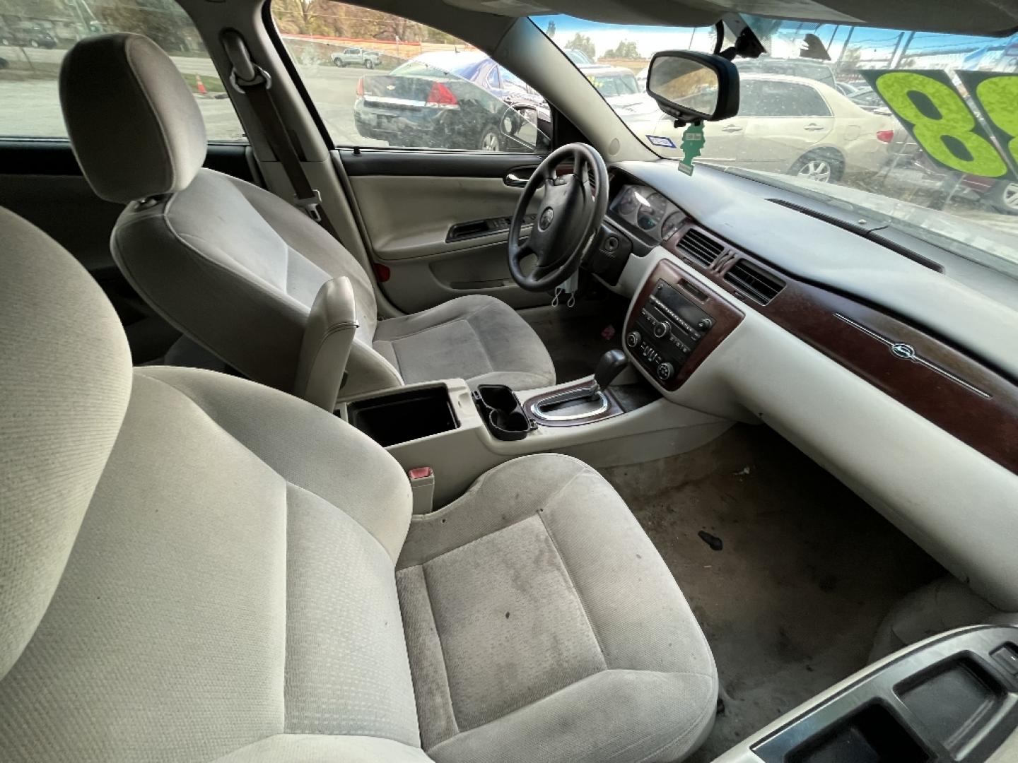 2009 BLUE CHEVROLET IMPALA LT (2G1WT57KX91) with an 3.5L V6 OHV 12V FFV engine, AUTOMATIC transmission, located at 2303 West Mt. Houston, Houston, 77038, (281) 507-3956, 29.771597, -95.339569- Photo#4