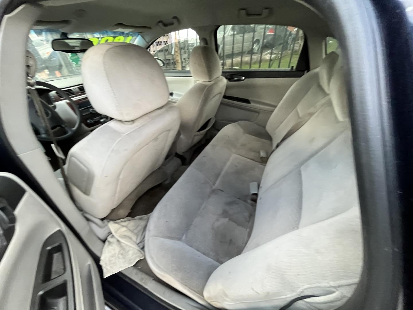 2009 BLUE CHEVROLET IMPALA LT (2G1WT57KX91) with an 3.5L V6 OHV 12V FFV engine, AUTOMATIC transmission, located at 2303 West Mt. Houston, Houston, 77038, (281) 507-3956, 29.771597, -95.339569- Photo#6