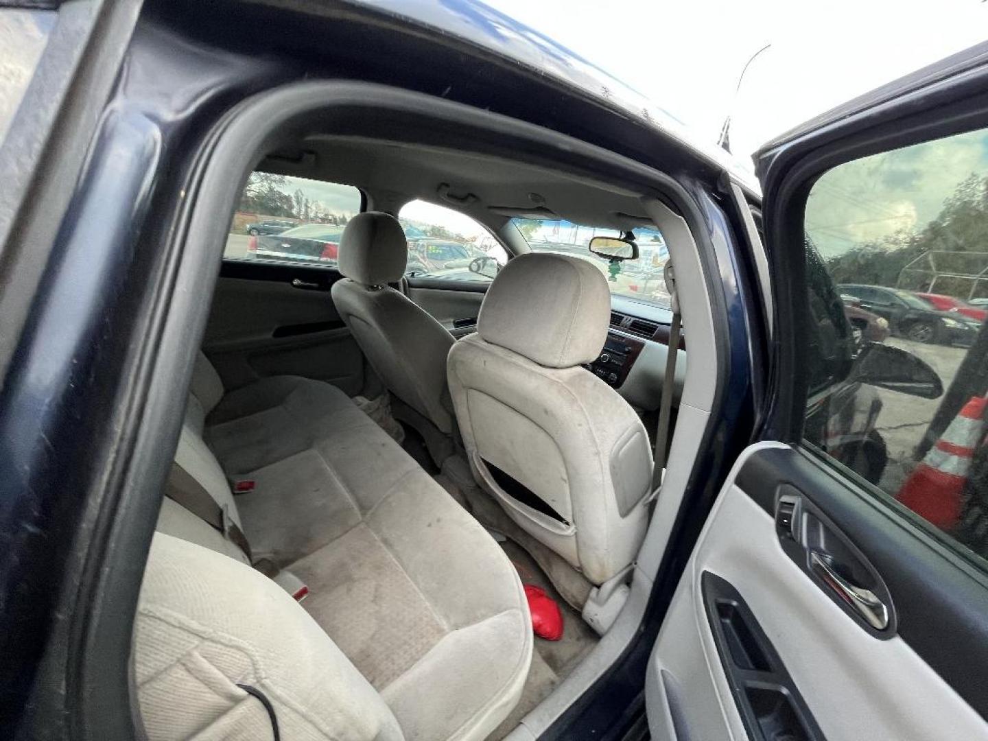 2009 BLUE CHEVROLET IMPALA LT (2G1WT57KX91) with an 3.5L V6 OHV 12V FFV engine, AUTOMATIC transmission, located at 2303 West Mt. Houston, Houston, 77038, (281) 507-3956, 29.771597, -95.339569 - Photo#3