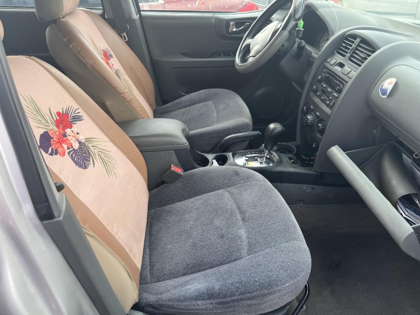 2004 GRAY HYUNDAI SANTA FE GLS 3.5L (KM8SC13E44U) with an 3.5L V6 DOHC 24V engine, AUTOMATIC transmission, located at 2303 West Mt. Houston, Houston, 77038, (281) 507-3956, 29.771597, -95.339569- Photo#3