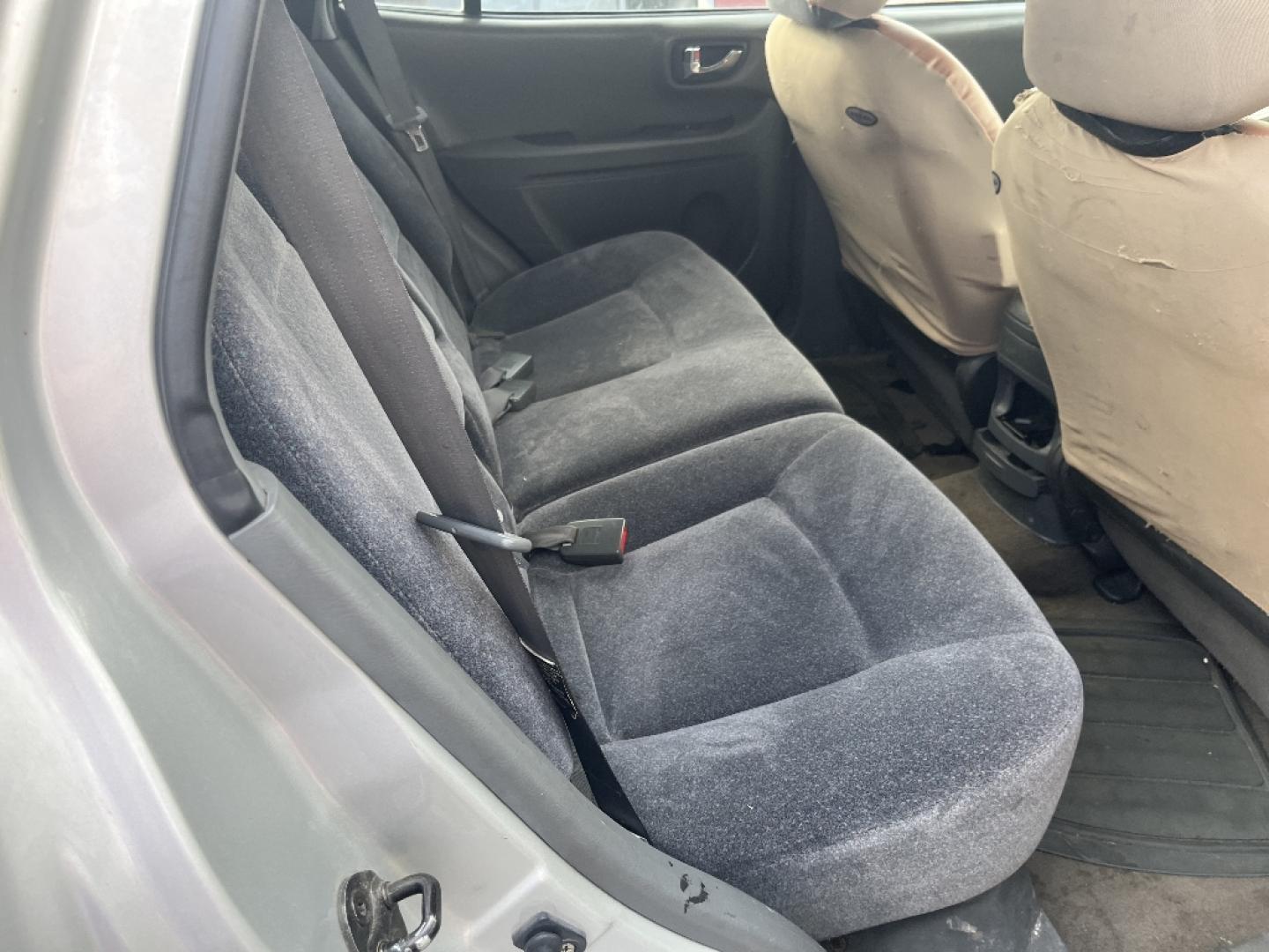 2004 GRAY HYUNDAI SANTA FE GLS 3.5L (KM8SC13E44U) with an 3.5L V6 DOHC 24V engine, AUTOMATIC transmission, located at 2303 West Mt. Houston, Houston, 77038, (281) 507-3956, 29.771597, -95.339569- Photo#4