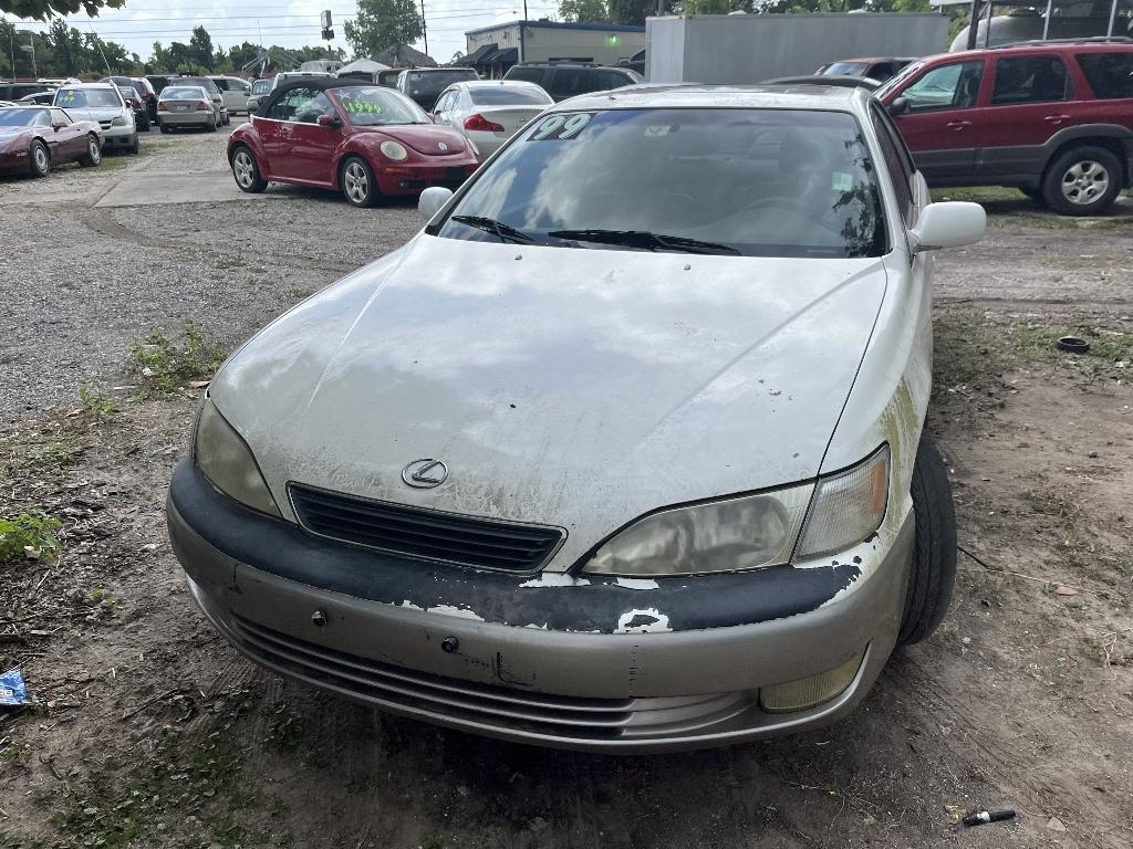 photo of 1999 LEXUS ES 300 SEDAN 4-DR