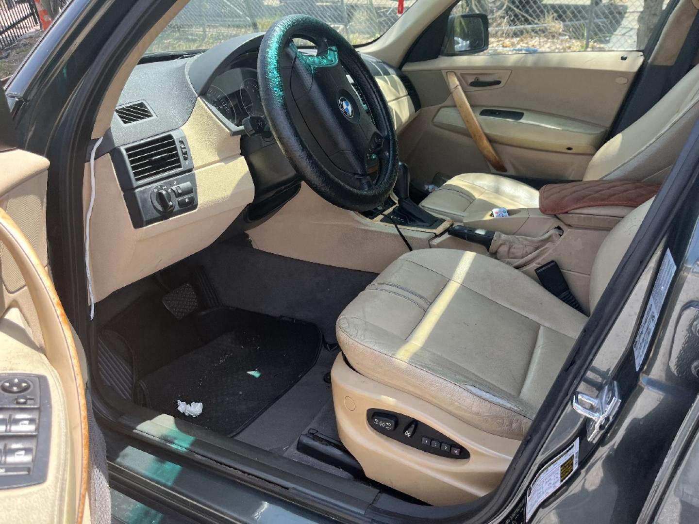 2004 GRAY BMW X3 2.5i (WBXPA73424W) with an 2.5L L6 DOHC 24V engine, AUTOMATIC transmission, located at 2303 West Mt. Houston, Houston, 77038, (281) 507-3956, 29.771597, -95.339569- Photo#4