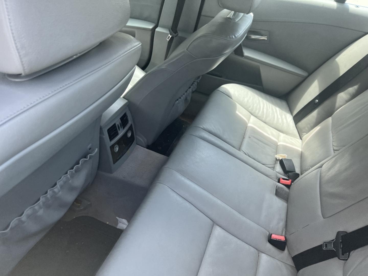2005 GRAY BMW 5-SERIES 530i (WBANA73565B) with an 3.0L L6 DOHC 24V engine, AUTOMATIC transmission, located at 2303 West Mt. Houston, Houston, 77038, (281) 507-3956, 29.771597, -95.339569- Photo#2