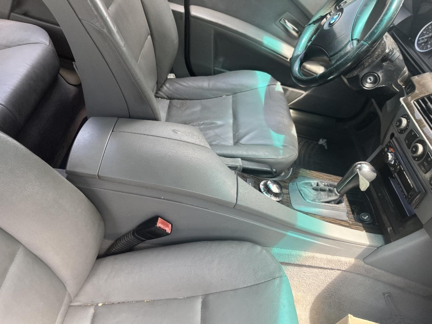2005 GRAY BMW 5-SERIES 530i (WBANA73565B) with an 3.0L L6 DOHC 24V engine, AUTOMATIC transmission, located at 2303 West Mt. Houston, Houston, 77038, (281) 507-3956, 29.771597, -95.339569- Photo#3