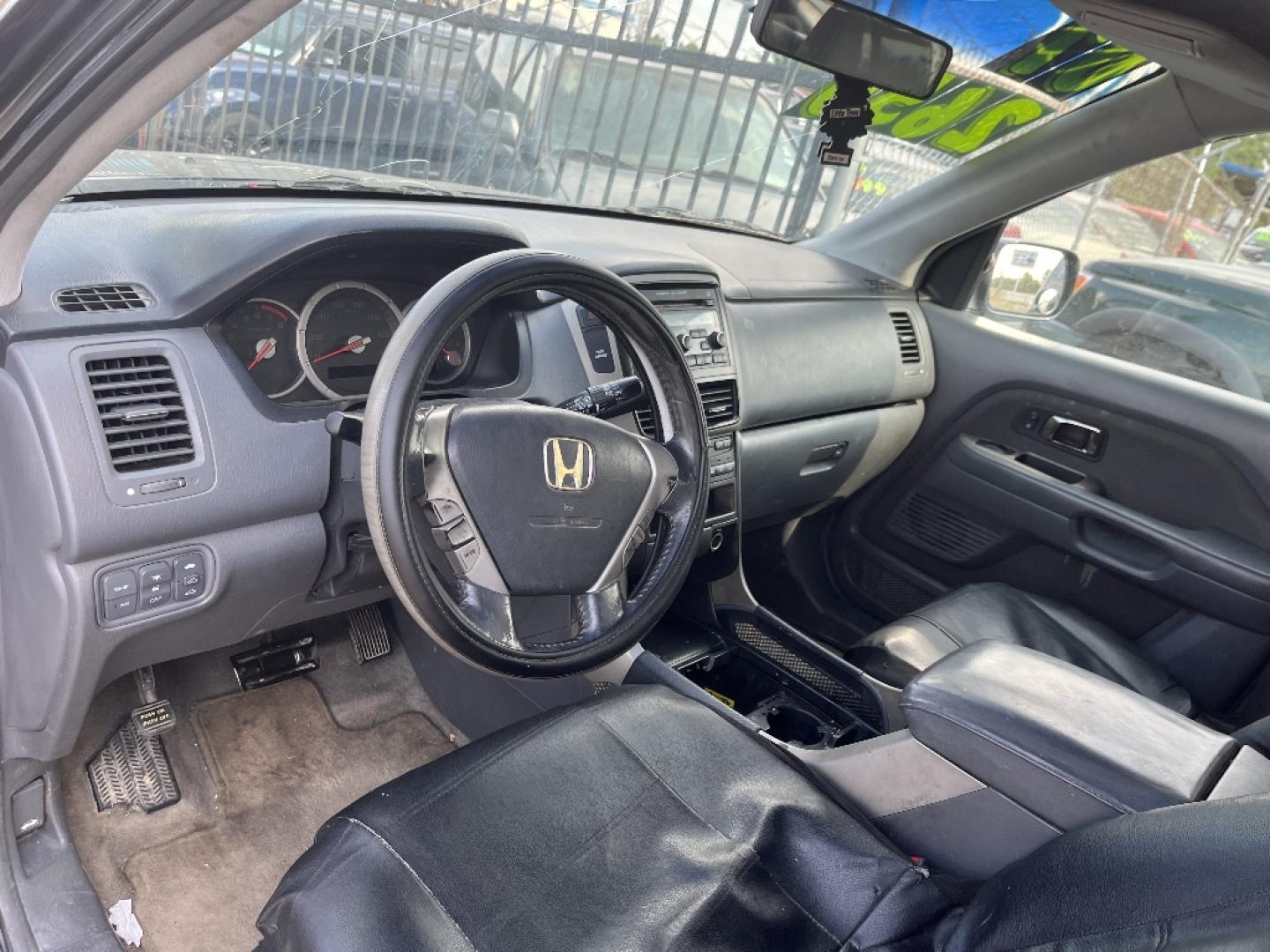 2007 GRAY HONDA PILOT EX 2WD (5FNYF28437B) with an 3.5L V6 SOHC 24V engine, AUTOMATIC transmission, located at 2303 West Mt. Houston, Houston, 77038, (281) 507-3956, 29.771597, -95.339569- Photo#3