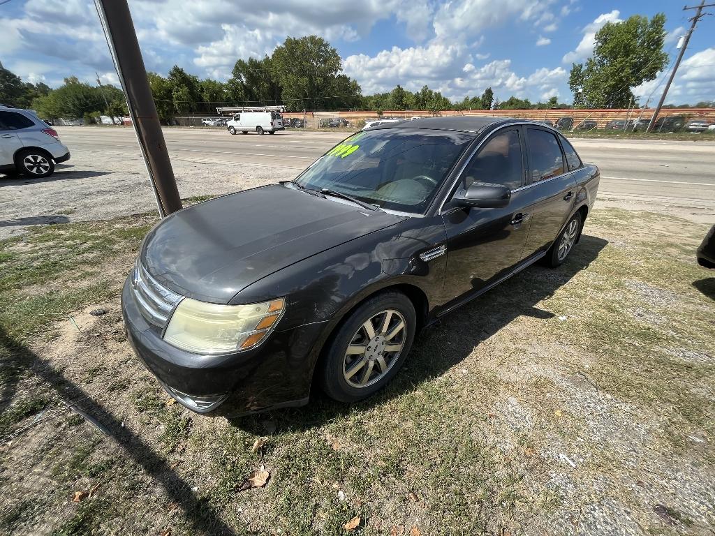 photo of 2008 FORD TAURUS SEDAN 4-DR