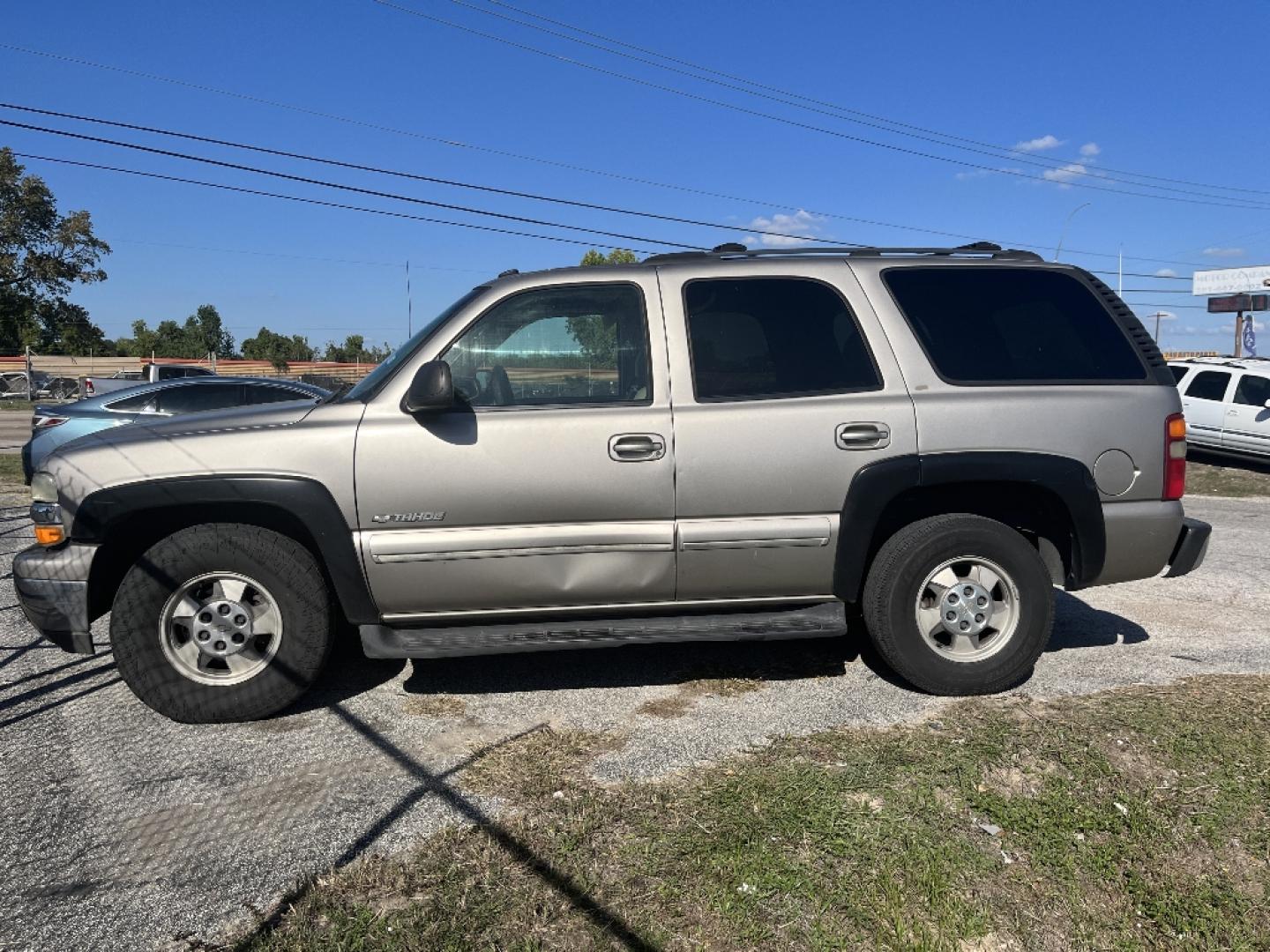 2003 BROWN CHEVROLET TAHOE 2WD (1GNEC13Z43R) with an 5.3L V8 OHV 16V FFV engine, AUTOMATIC transmission, located at 2303 West Mt. Houston, Houston, 77038, (281) 507-3956, 29.771597, -95.339569- Photo#0