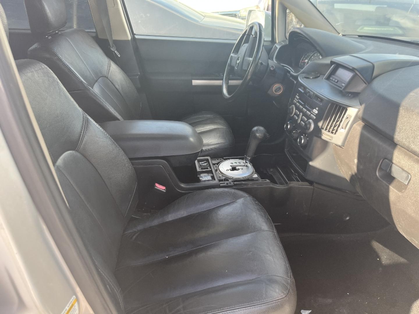 2008 GRAY MITSUBISHI ENDEAVOR SE 2WD (4A4MM31S68E) with an 3.8L V6 SOHC 24V engine, AUTOMATIC transmission, located at 2303 West Mt. Houston, Houston, 77038, (281) 507-3956, 29.771597, -95.339569- Photo#5