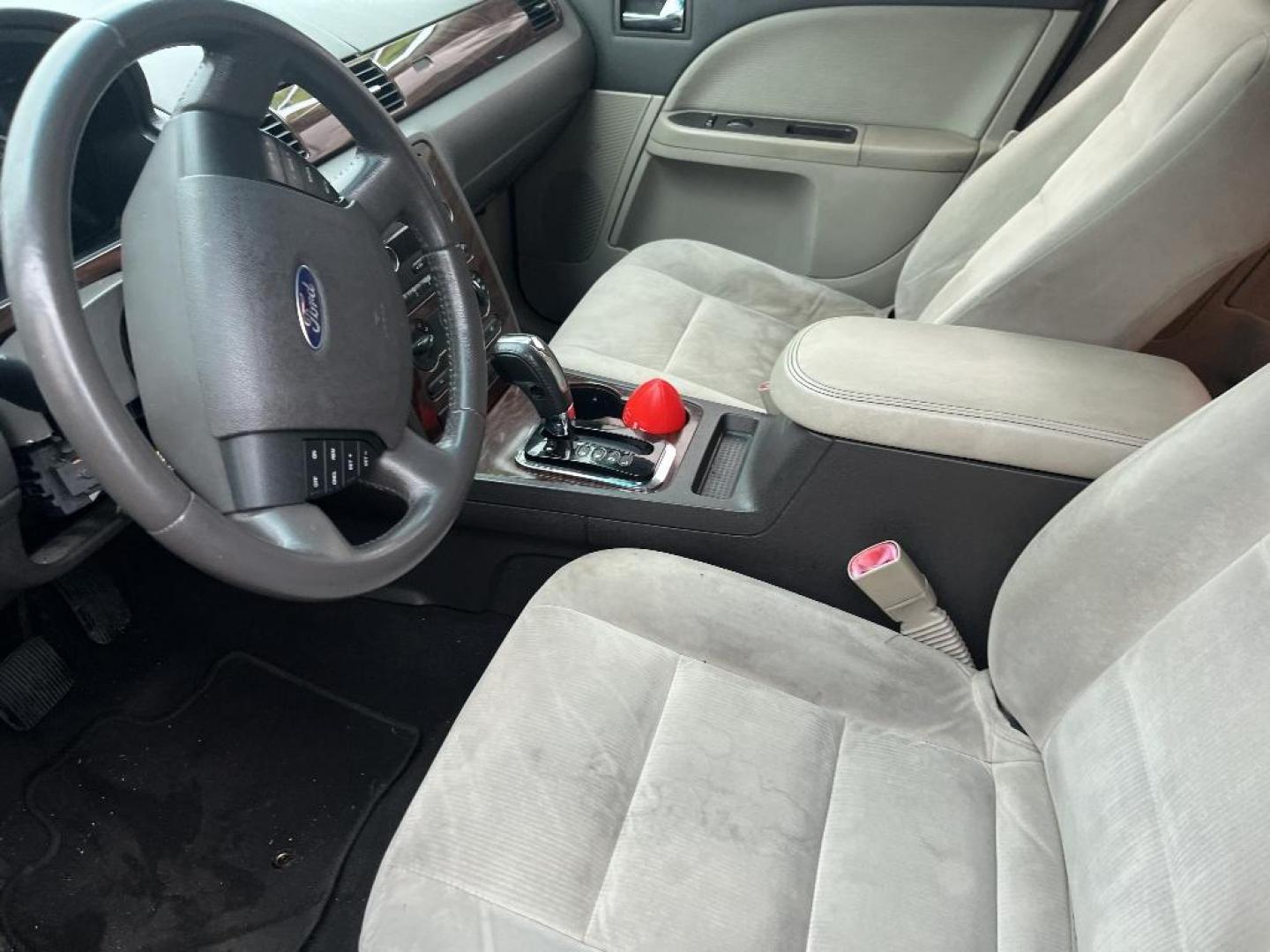 2008 GRAY FORD TAURUS SEL (1FAHP24W68G) with an 3.5L V6 DOHC 24V engine, AUTOMATIC transmission, located at 2303 West Mt. Houston, Houston, 77038, (281) 507-3956, 29.771597, -95.339569 - Photo#2
