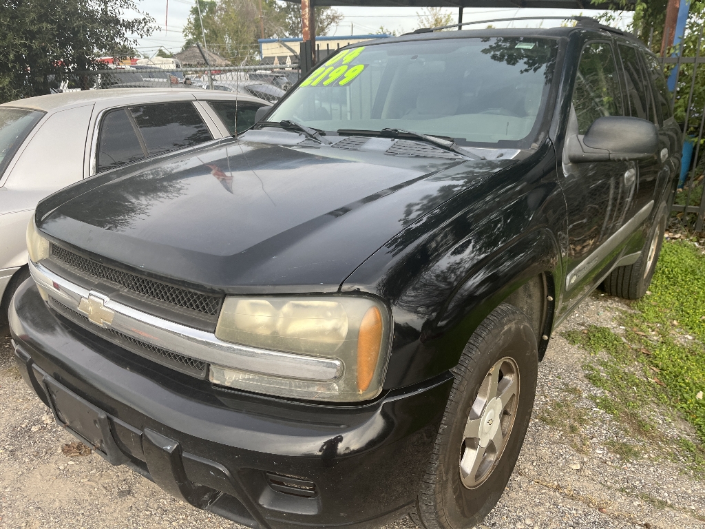 photo of 2004 CHEVROLET TRAILBLAZER SUV 4-DR