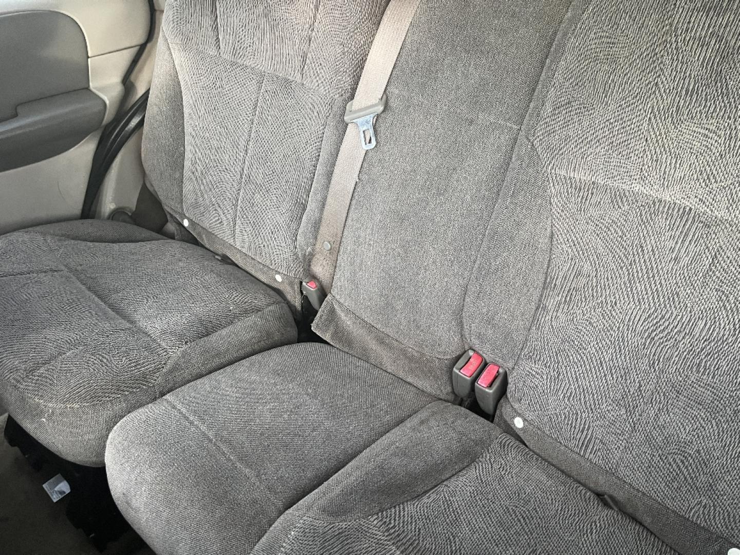 2004 BLUE CHEVROLET TRAILBLAZER LS 2WD (1GNDS13S942) with an 4.2L L6 DOHC 24V engine, AUTOMATIC transmission, located at 2303 West Mt. Houston, Houston, 77038, (281) 507-3956, 29.771597, -95.339569- Photo#3
