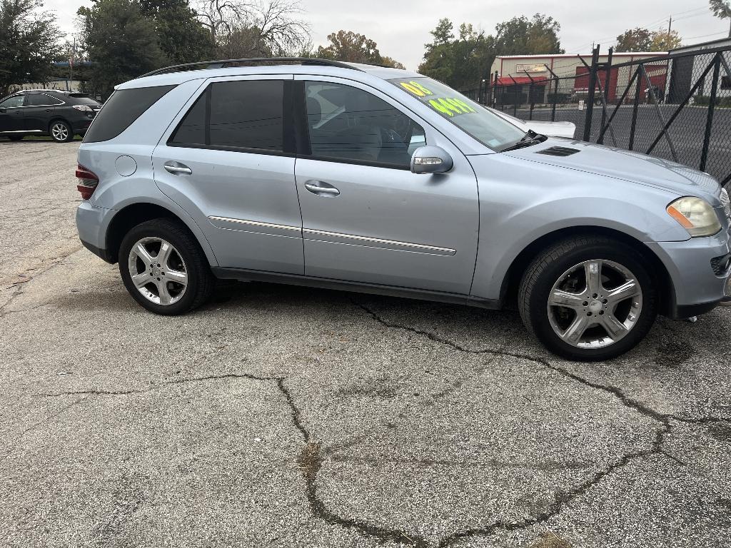 photo of 2006 MERCEDES-BENZ M-CLASS SUV 4-DR