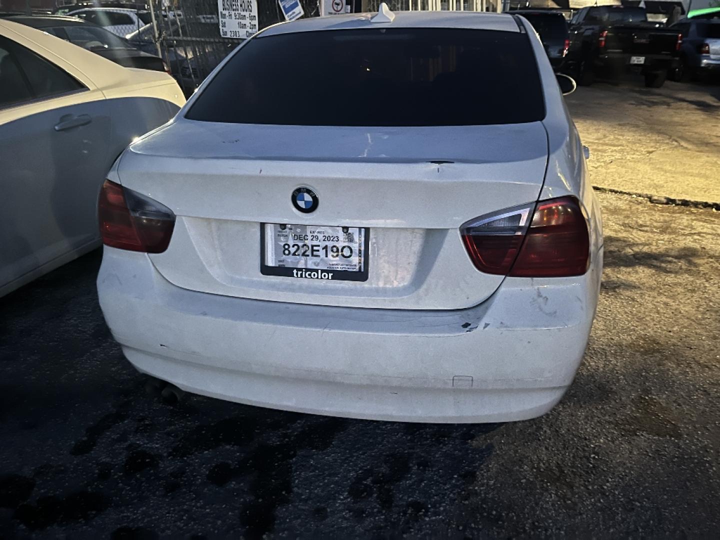 2007 WHITE BMW 3-SERIES 328xi (WBAVC73577K) with an 3.0L L6 DOHC 24V engine, AUTOMATIC transmission, located at 2303 West Mt. Houston, Houston, 77038, (281) 507-3956, 29.771597, -95.339569- Photo#3