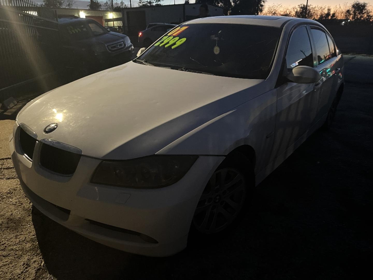 2007 WHITE BMW 3-SERIES 328xi (WBAVC73577K) with an 3.0L L6 DOHC 24V engine, AUTOMATIC transmission, located at 2303 West Mt. Houston, Houston, 77038, (281) 507-3956, 29.771597, -95.339569- Photo#5