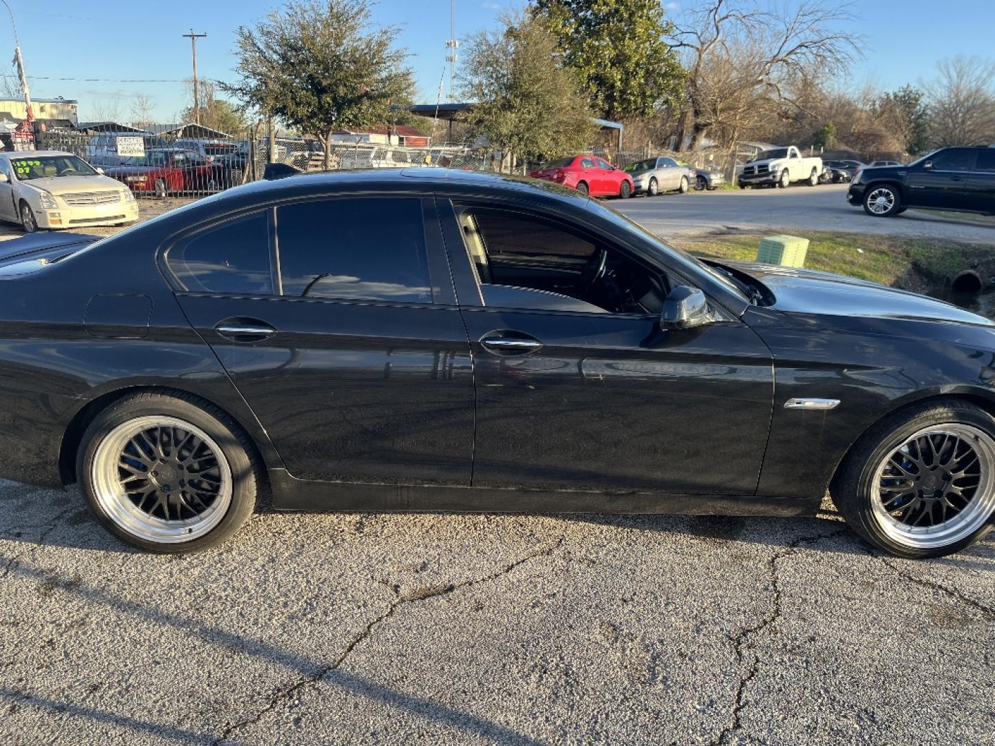 2011 BLACK BMW 5-SERIES 550i (WBAFR9C5XBC) with an 4.8L V8 DOHC 32V engine, AUTOMATIC transmission, located at 2303 West Mt. Houston, Houston, 77038, (281) 507-3956, 29.771597, -95.339569- Photo#2