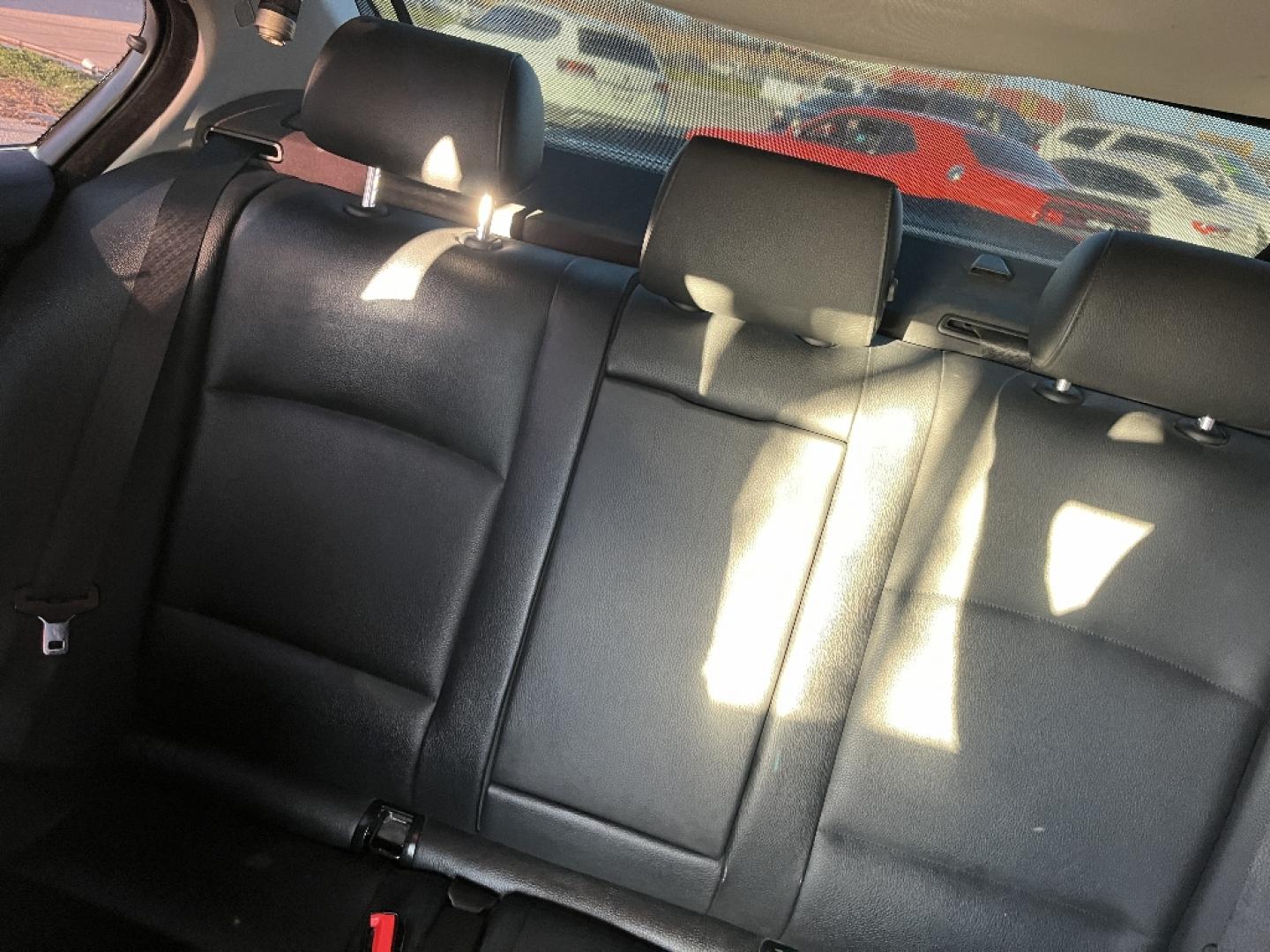 2011 BLACK BMW 5-SERIES 550i (WBAFR9C5XBC) with an 4.8L V8 DOHC 32V engine, AUTOMATIC transmission, located at 2303 West Mt. Houston, Houston, 77038, (281) 507-3956, 29.771597, -95.339569- Photo#4