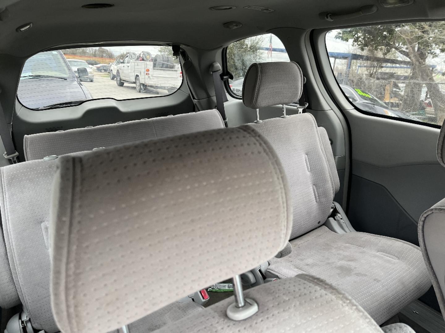2005 BLUE NISSAN QUEST 3.5 (5N1BV28U95N) with an 3.5L V6 DOHC 24V engine, AUTOMATIC transmission, located at 2303 West Mt. Houston, Houston, 77038, (281) 507-3956, 29.771597, -95.339569- Photo#4