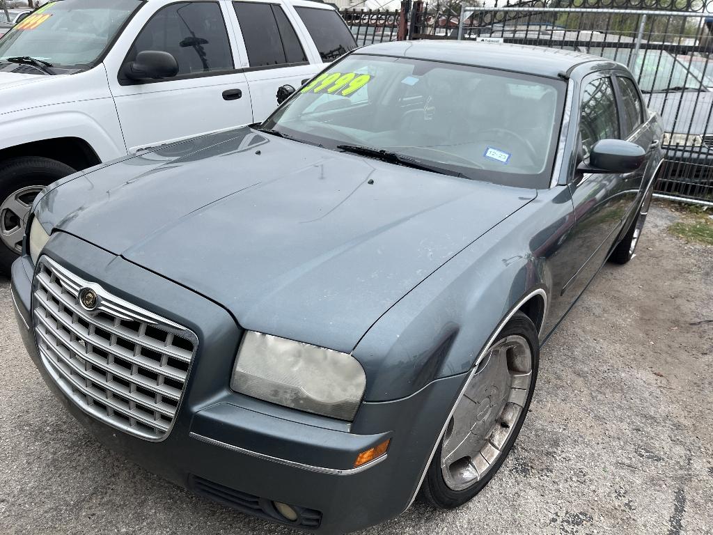 photo of 2005 CHRYSLER 300 SEDAN 4-DR