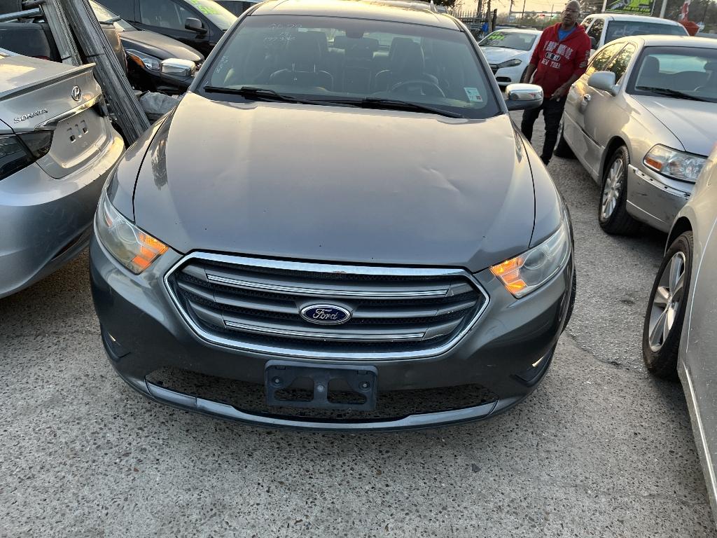 photo of 2013 FORD TAURUS SEDAN 4-DR