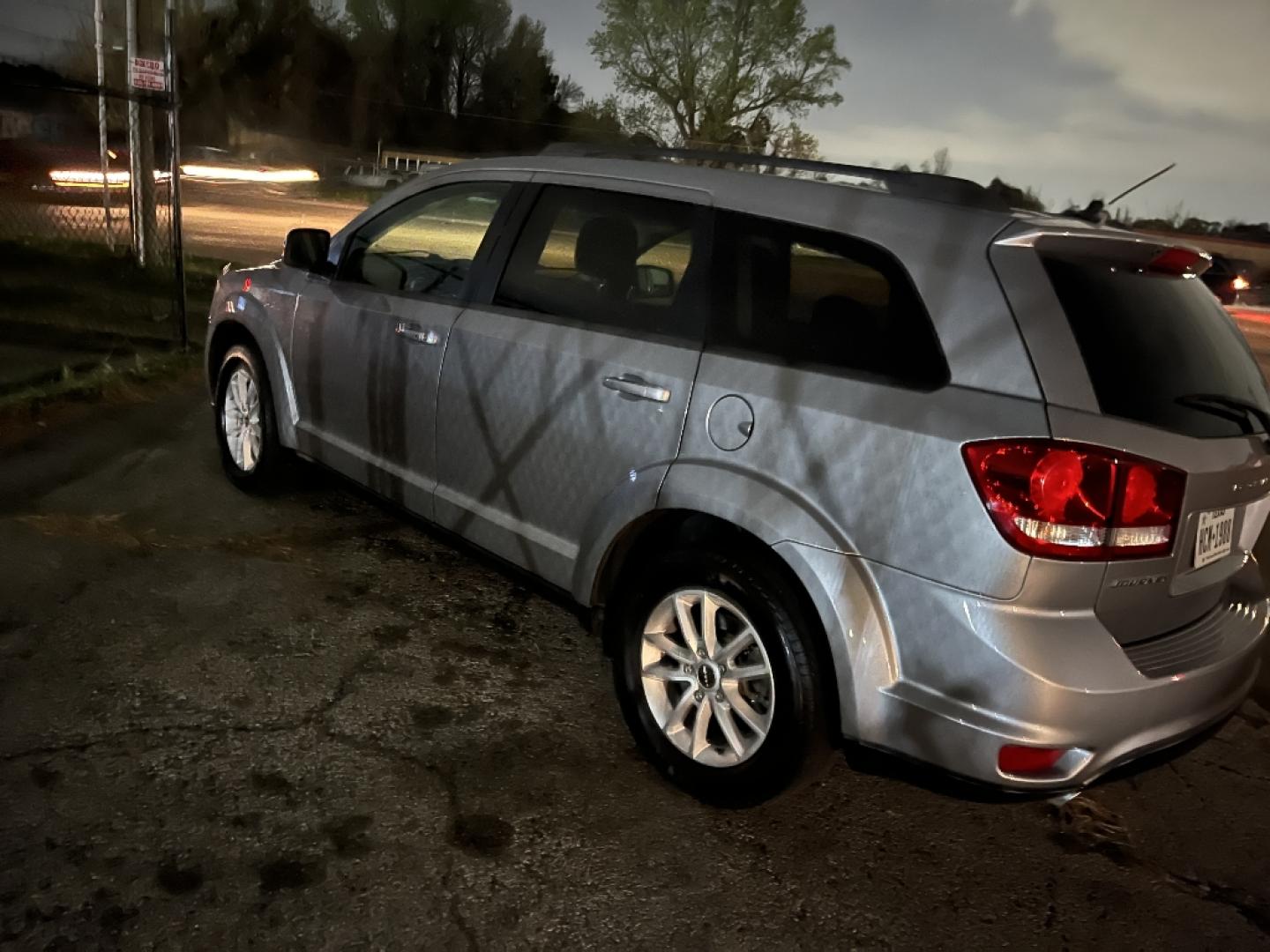 2015 GRAY DODGE JOURNEY SXT (3C4PDCBGXFT) with an 3.6L V6 DOHC 24V engine, AUTOMATIC transmission, located at 2303 West Mt. Houston, Houston, 77038, (281) 507-3956, 29.771597, -95.339569- Photo#0