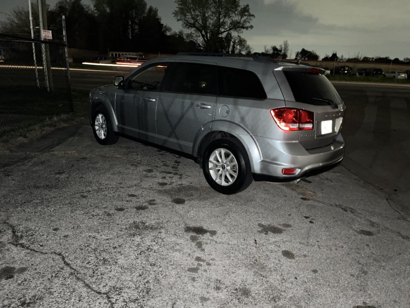 2015 GRAY DODGE JOURNEY SXT (3C4PDCBGXFT) with an 3.6L V6 DOHC 24V engine, AUTOMATIC transmission, located at 2303 West Mt. Houston, Houston, 77038, (281) 507-3956, 29.771597, -95.339569- Photo#1