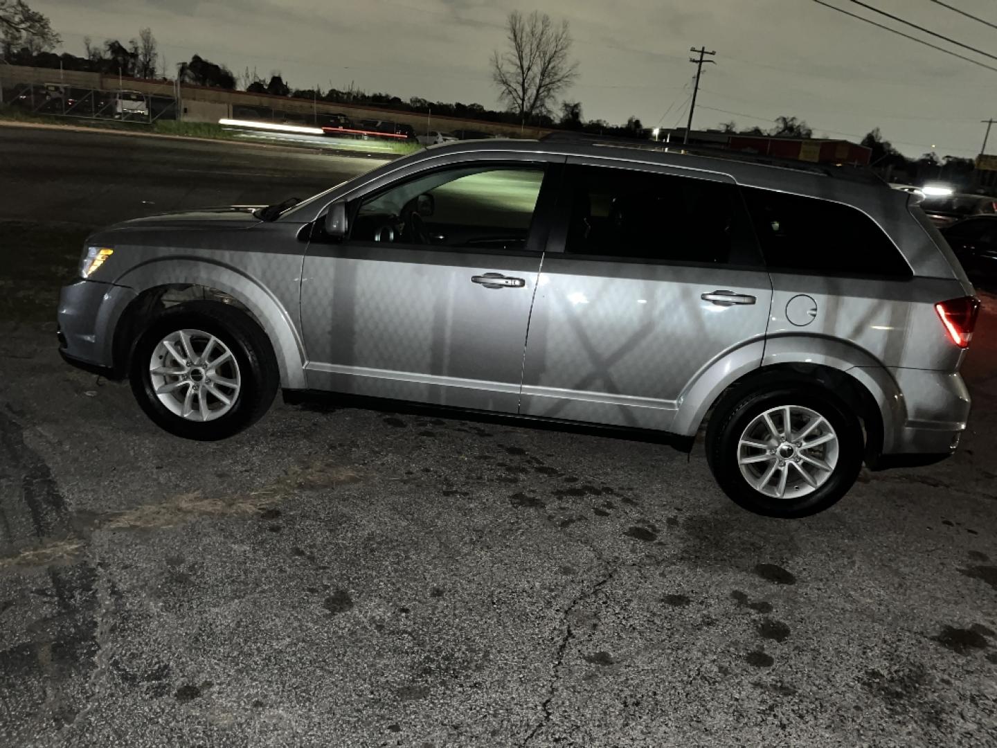2015 GRAY DODGE JOURNEY SXT (3C4PDCBGXFT) with an 3.6L V6 DOHC 24V engine, AUTOMATIC transmission, located at 2303 West Mt. Houston, Houston, 77038, (281) 507-3956, 29.771597, -95.339569- Photo#2