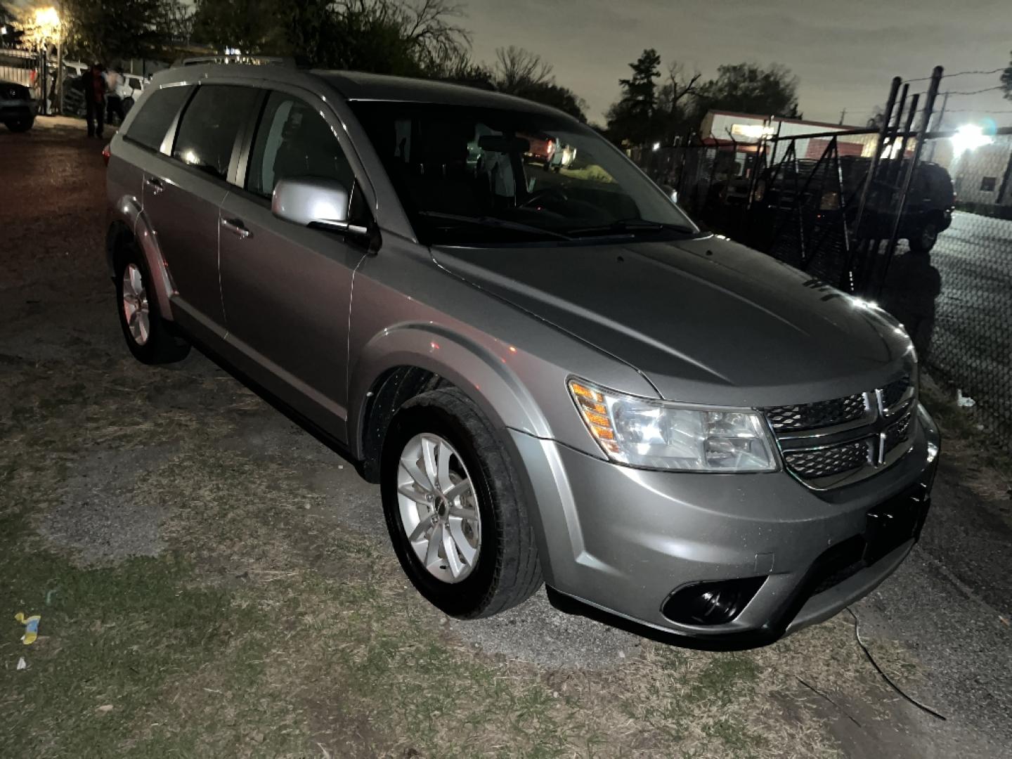 2015 GRAY DODGE JOURNEY SXT (3C4PDCBGXFT) with an 3.6L V6 DOHC 24V engine, AUTOMATIC transmission, located at 2303 West Mt. Houston, Houston, 77038, (281) 507-3956, 29.771597, -95.339569- Photo#3