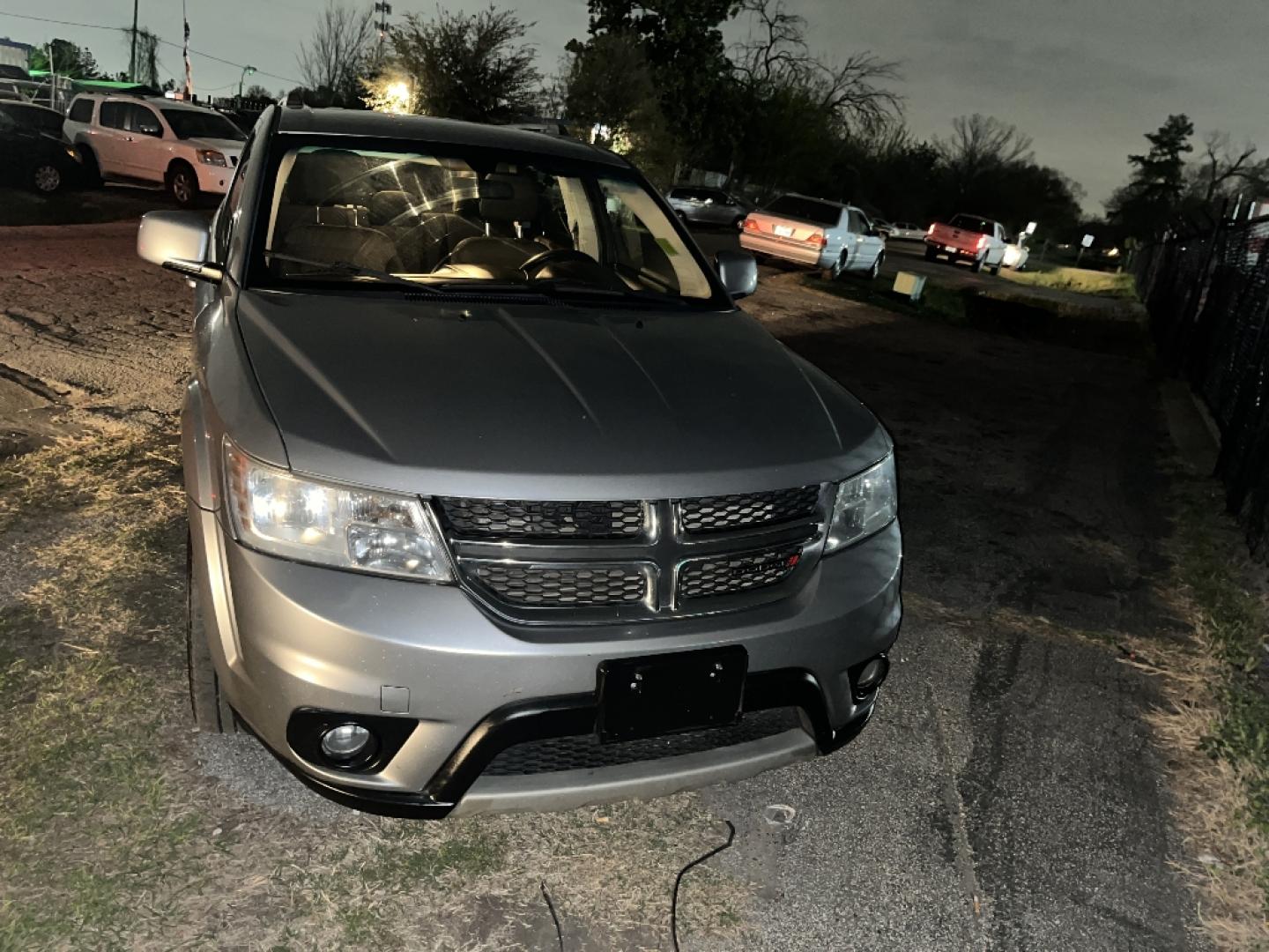 2015 GRAY DODGE JOURNEY SXT (3C4PDCBGXFT) with an 3.6L V6 DOHC 24V engine, AUTOMATIC transmission, located at 2303 West Mt. Houston, Houston, 77038, (281) 507-3956, 29.771597, -95.339569- Photo#4