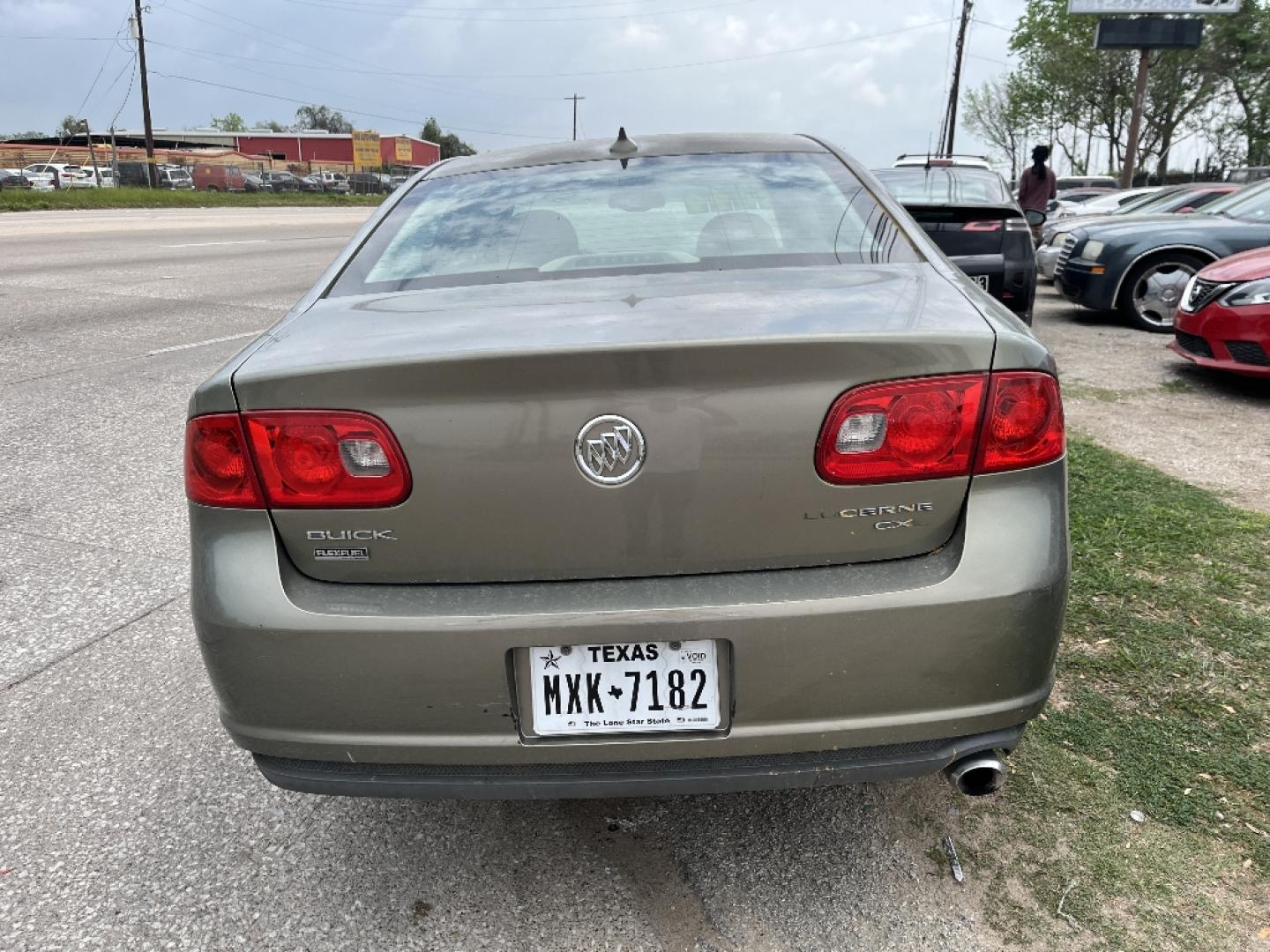 2011 BROWN BUICK LUCERNE CXL (1G4HC5EM4BU) with an 3.9L V6 OHV 12V engine, AUTOMATIC transmission, located at 2303 West Mt. Houston, Houston, 77038, (281) 507-3956, 29.771597, -95.339569- Photo#1