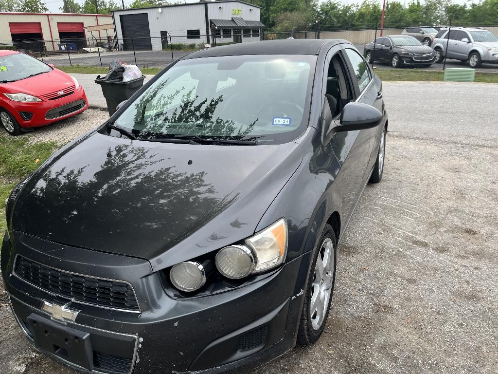 photo of 2013 CHEVROLET SONIC SEDAN 4-DR