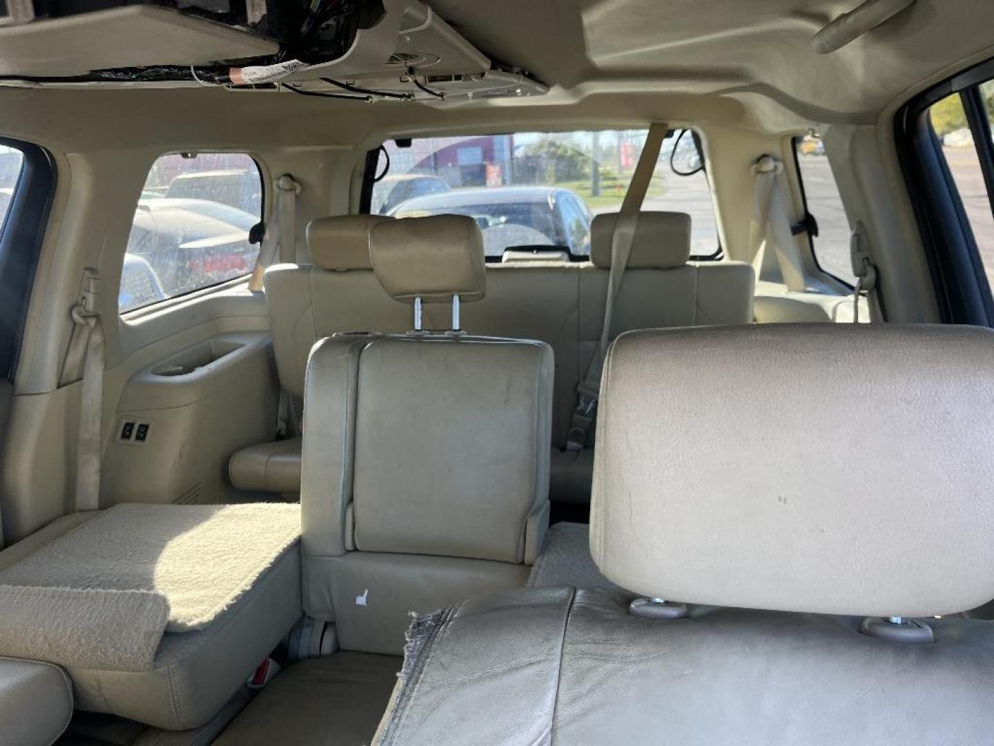 2010 WHITE INFINITI QX56 AWD (5N3ZA0NC8AN) with an 5.6L V8 DOHC 32V engine, AUTOMATIC transmission, located at 2303 West Mt. Houston, Houston, 77038, (281) 507-3956, 29.771597, -95.339569 - Photo#2