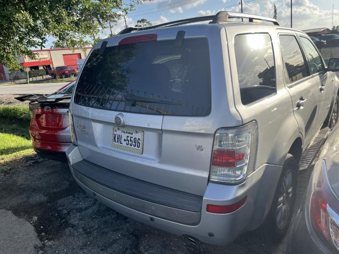 2008 GRAY MERCURY MARINER Premier 2WD (4M2CU87158K) with an 3.0L V6 DOHC 24V engine, AUTOMATIC transmission, located at 2303 West Mt. Houston, Houston, 77038, (281) 507-3956, 29.771597, -95.339569 - Photo#2