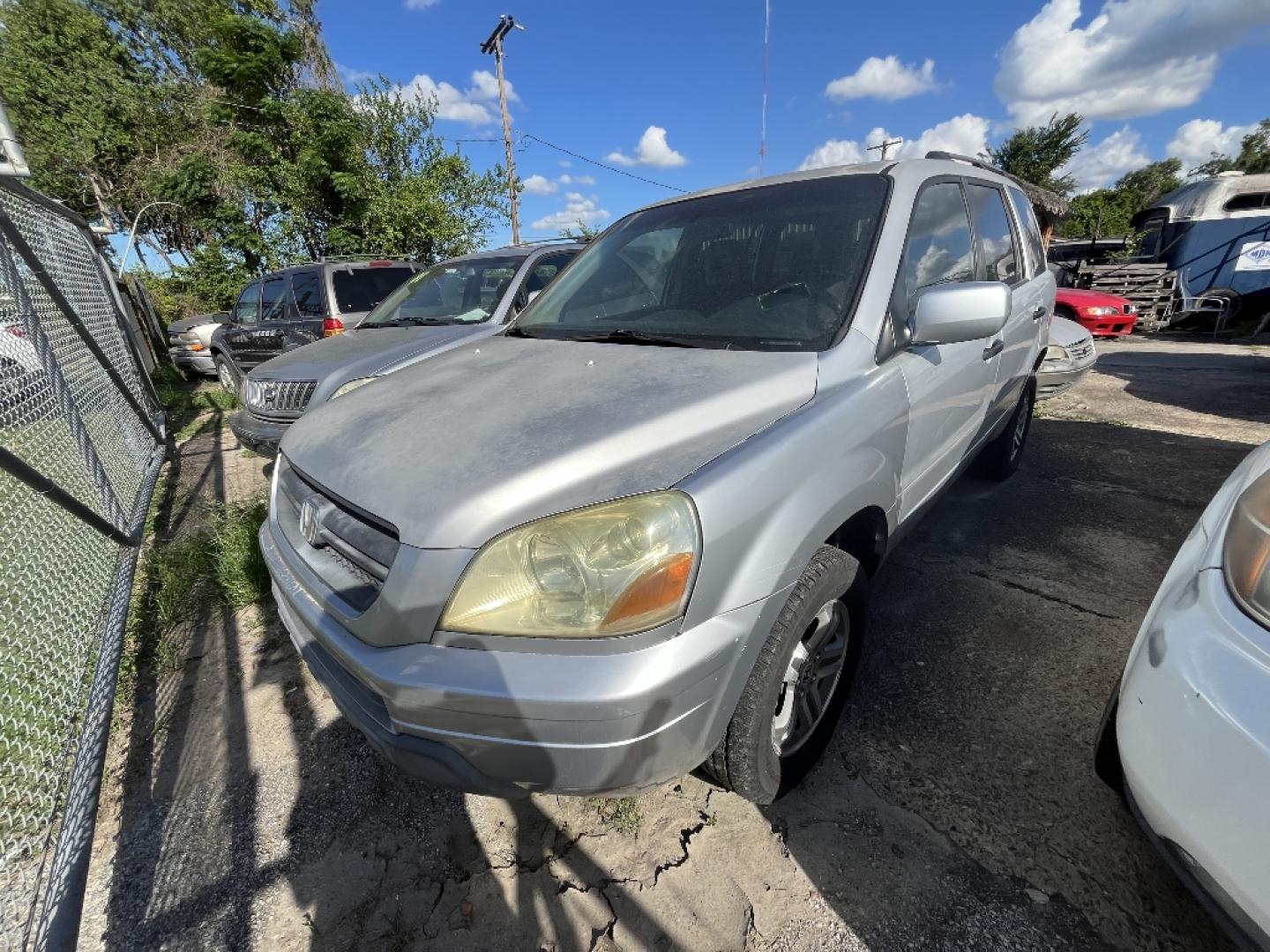 2003 GRAY HONDA PILOT EX w/ Leather and DVD (2HKYF18693H) with an 3.5L V6 SOHC 24V engine, AUTOMATIC transmission, located at 2303 West Mt. Houston, Houston, 77038, (281) 507-3956, 29.771597, -95.339569- Photo#0