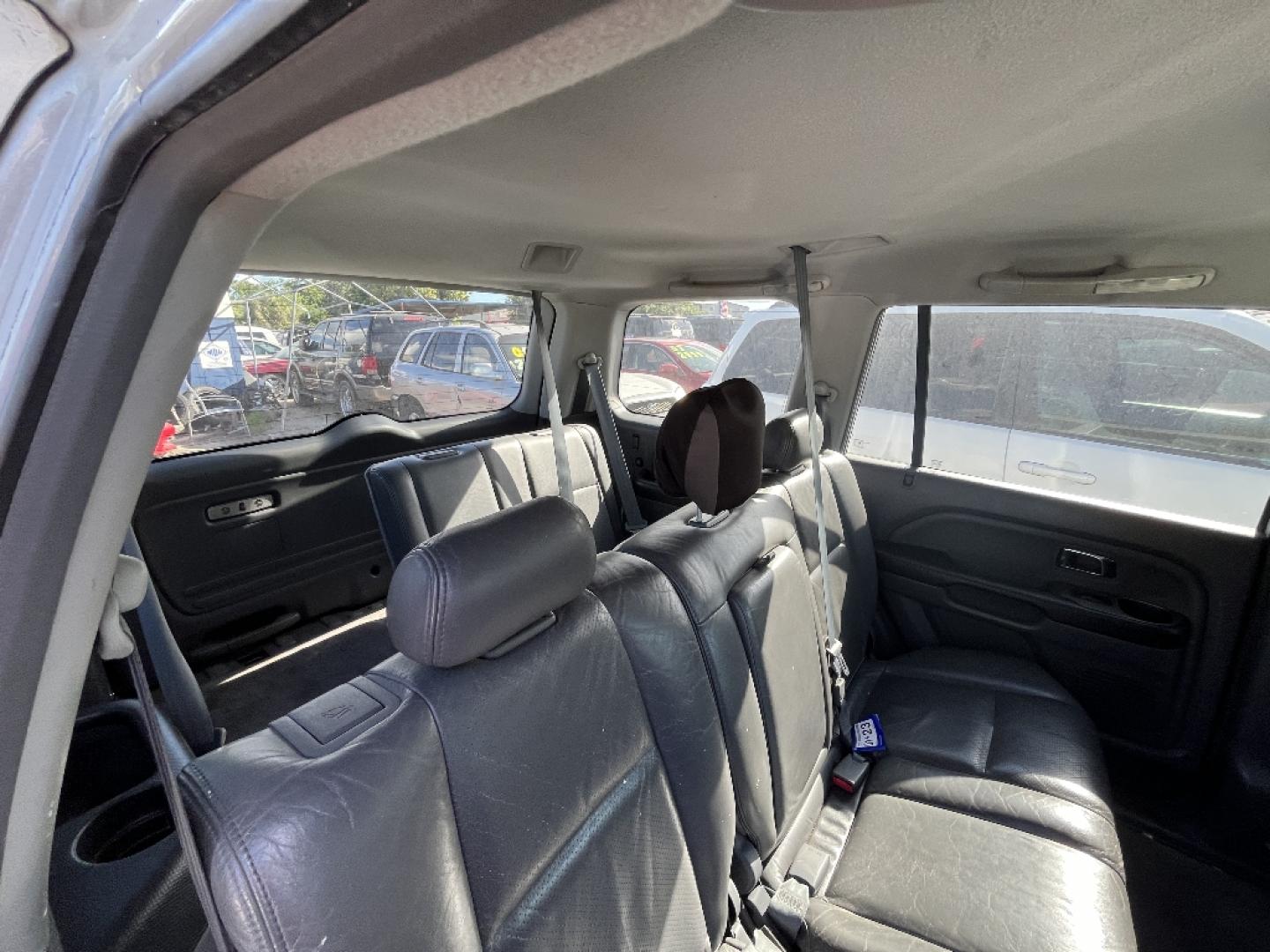 2003 GRAY HONDA PILOT EX w/ Leather and DVD (2HKYF18693H) with an 3.5L V6 SOHC 24V engine, AUTOMATIC transmission, located at 2303 West Mt. Houston, Houston, 77038, (281) 507-3956, 29.771597, -95.339569- Photo#3