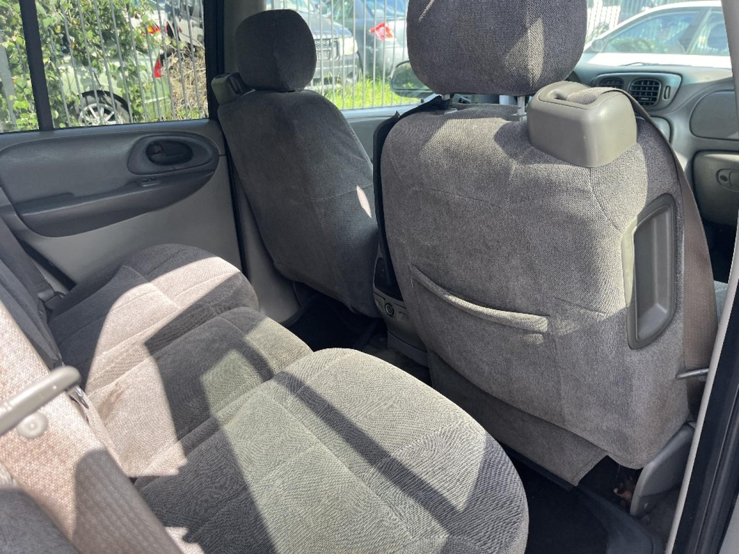 2004 BLACK CHEVROLET TRAILBLAZER LS 4WD (1GNDT13S742) with an 4.2L L6 DOHC 24V engine, AUTOMATIC transmission, located at 2303 West Mt. Houston, Houston, 77038, (281) 507-3956, 29.771597, -95.339569- Photo#3