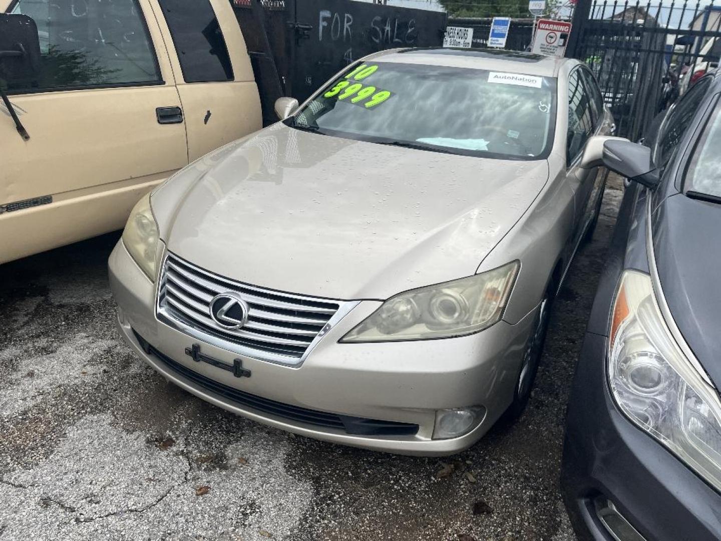 2010 GOLD LEXUS ES 350 Sedan (JTHBK1EG1A2) with an 3.5L V6 DOHC 24V engine, AUTOMATIC transmission, located at 2303 West Mt. Houston, Houston, 77038, (281) 507-3956, 29.771597, -95.339569 - Photo#2