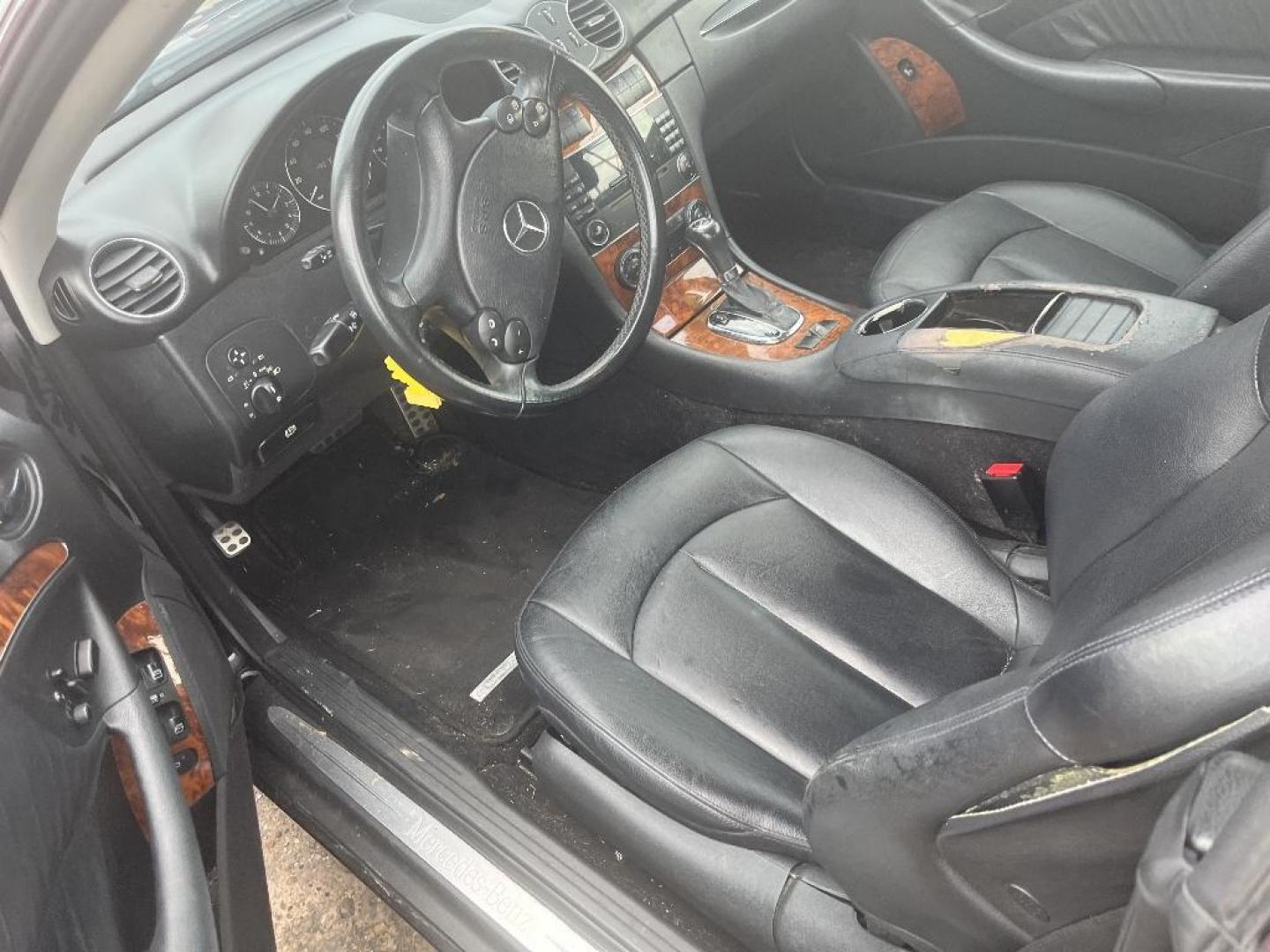2009 BLACK MERCEDES-BENZ CLK-CLASS CLK350 Cabriolet (WDBTK56F79T) with an 3.5L V6 DOHC 24V engine, AUTOMATIC transmission, located at 2303 West Mt. Houston, Houston, 77038, (281) 507-3956, 29.771597, -95.339569 - Photo#1