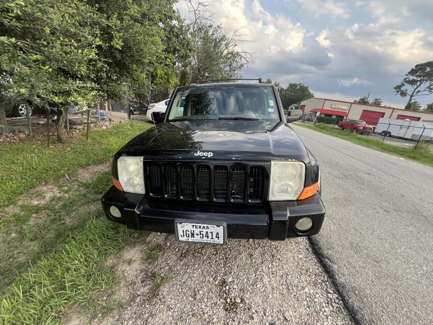 2006 BLACK JEEP COMMANDER 4WD (1J8HG48K16C) with an 3.7L V6 SOHC 12V engine, AUTOMATIC transmission, located at 2303 West Mt. Houston, Houston, 77038, (281) 507-3956, 29.771597, -95.339569 - Photo#0