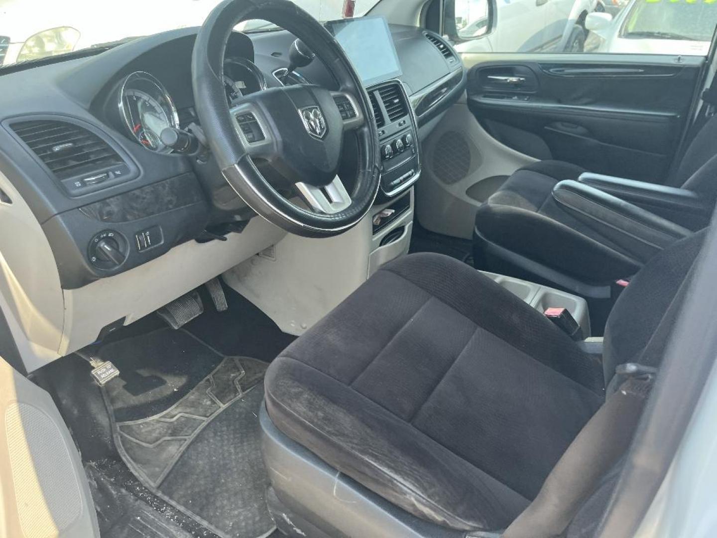 2014 WHITE RAM CARGO VAN Base (2C4RRGAG0ER) with an 3.6L V6 DOHC 24V engine, AUTOMATIC transmission, located at 2303 West Mt. Houston, Houston, 77038, (281) 507-3956, 29.771597, -95.339569 - Photo#1